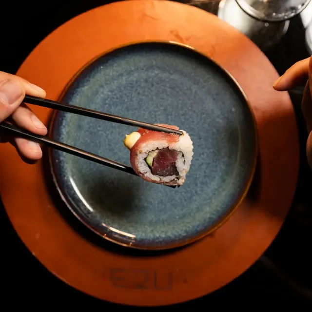 Lavoro di ri.creativo per Ezu, Japan fusion restaurant