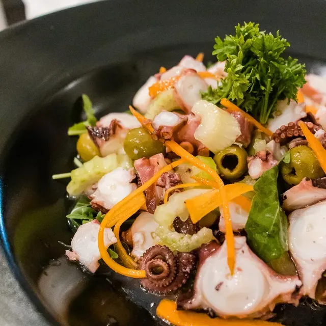 Lavoro di ri.creativo per Il Capitano, Ristorante di pesce · Pozzuoli